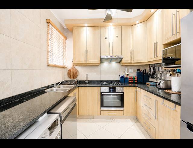 3.5 BEDROOM APARTMENT FOR SALE IN GLENWOOD